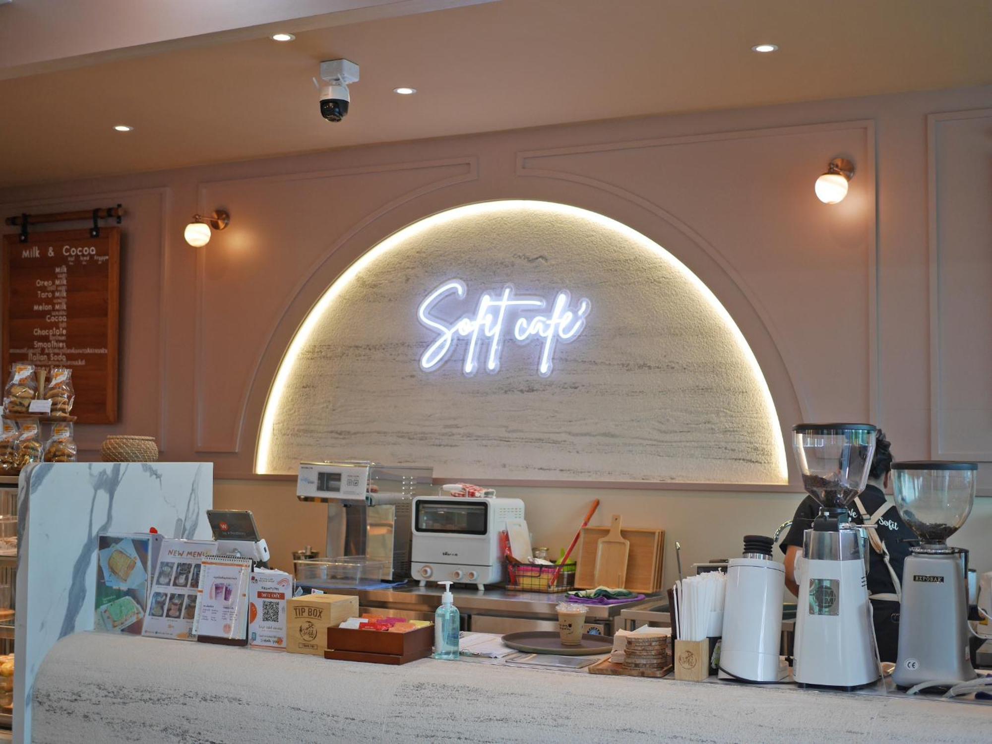 非常酷炫大酒店 Nang Rong 外观 照片